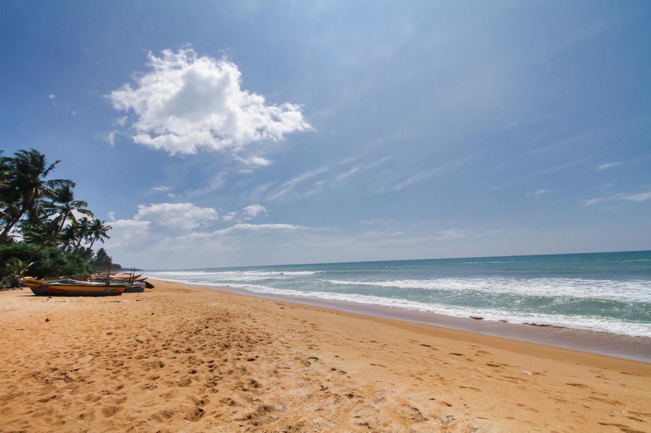 Oyo 459 Barasti Beach Resort Καλουτάρα Εξωτερικό φωτογραφία
